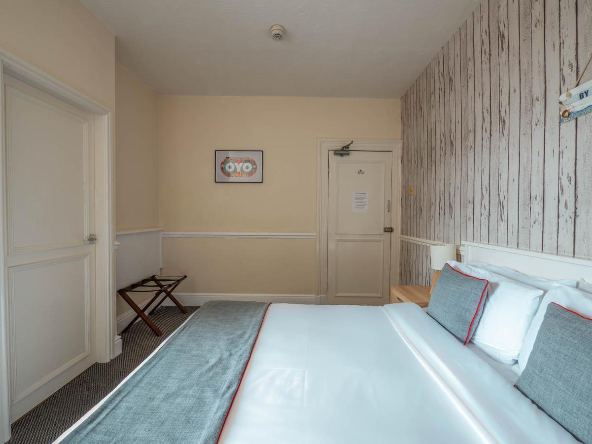 Oyo Pier Hotel Rhyl Exterior foto